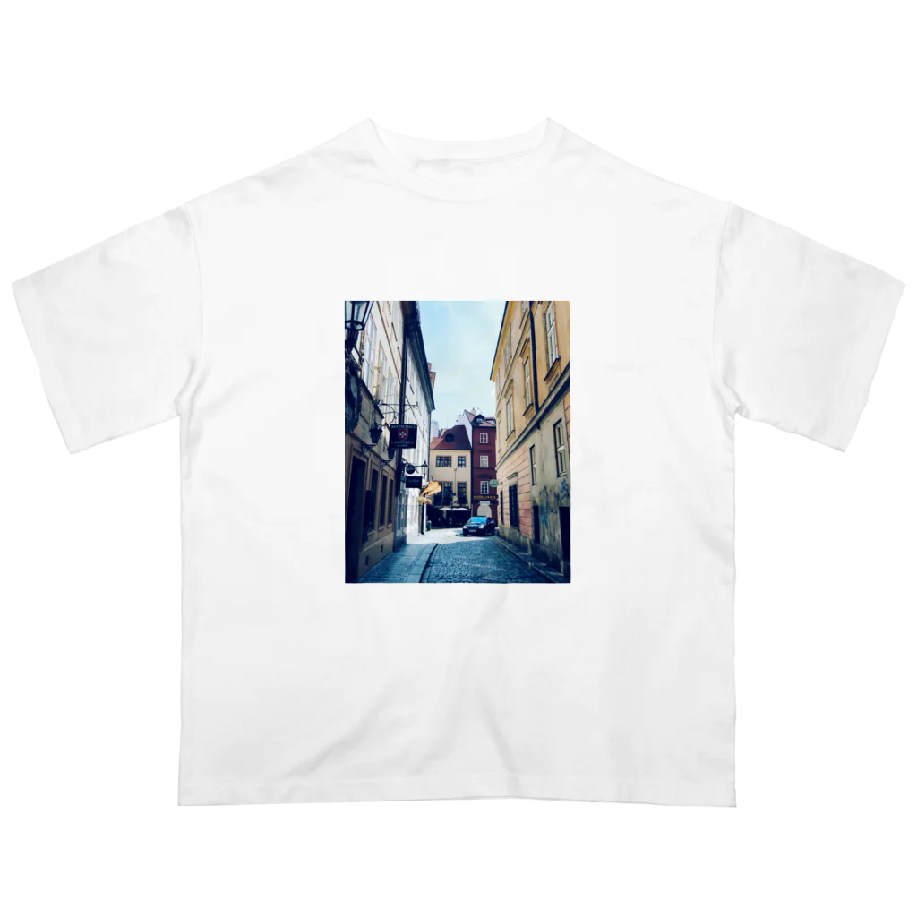 AKIRA_Wのプラハの路地 Oversized T-Shirt