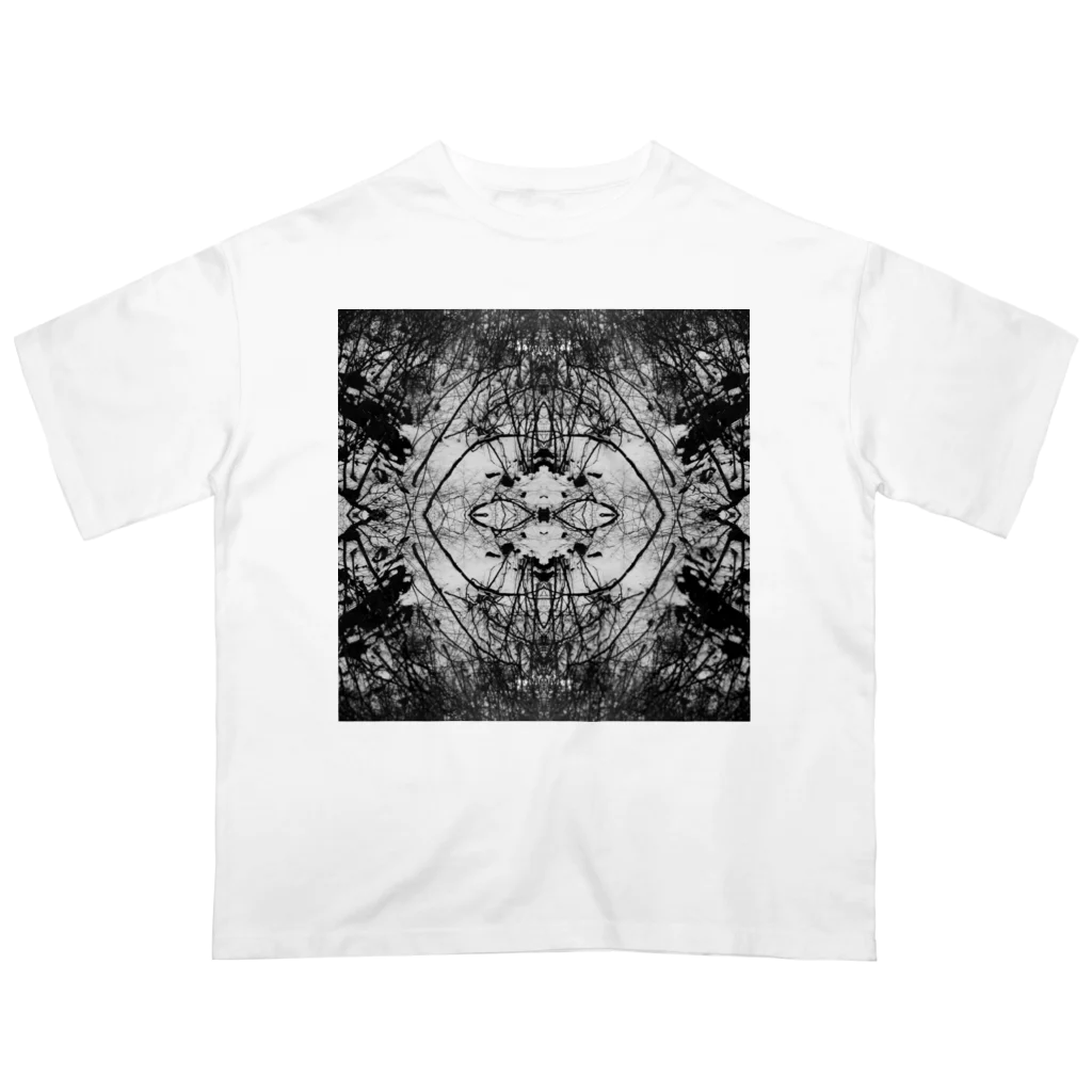 egg Artworks & the cocaine's pixの雪原 オーバーサイズTシャツ