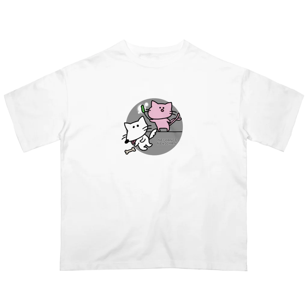 ワンチャンネコチャンのパロディワンチャンネコチャン Oversized T-Shirt