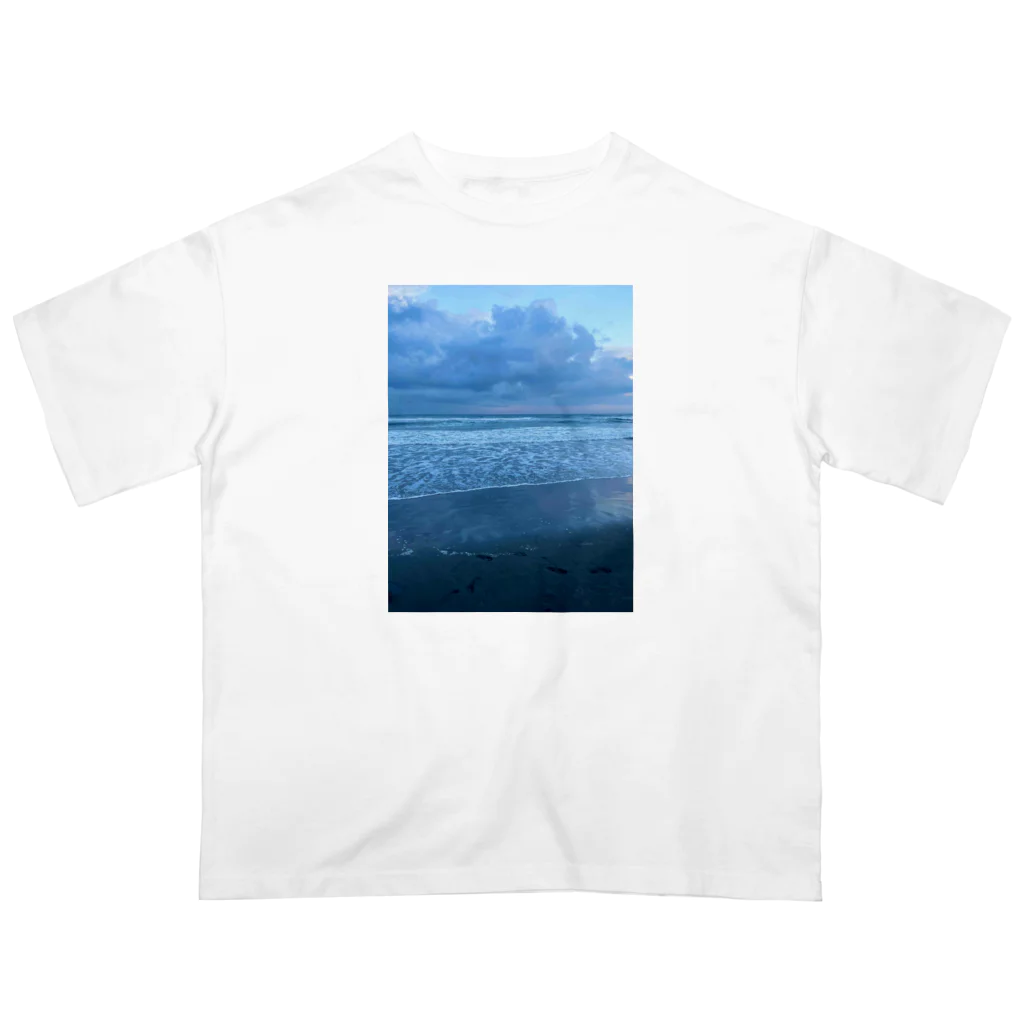 豊風本舗の夏の九十九里浜の浜辺　３ Oversized T-Shirt