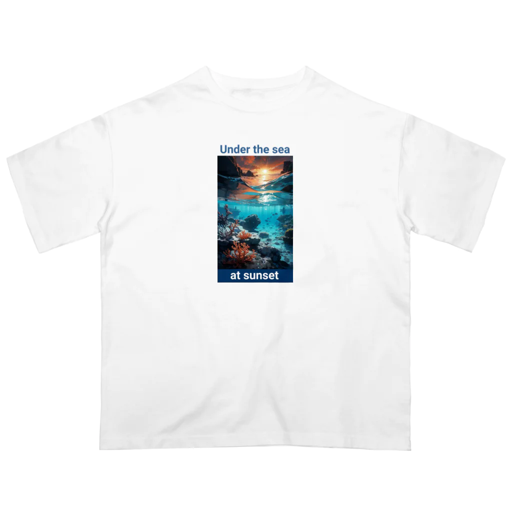 kazu_gの夕暮れの海の底！Under the SEA at sunset Oversized T-Shirt