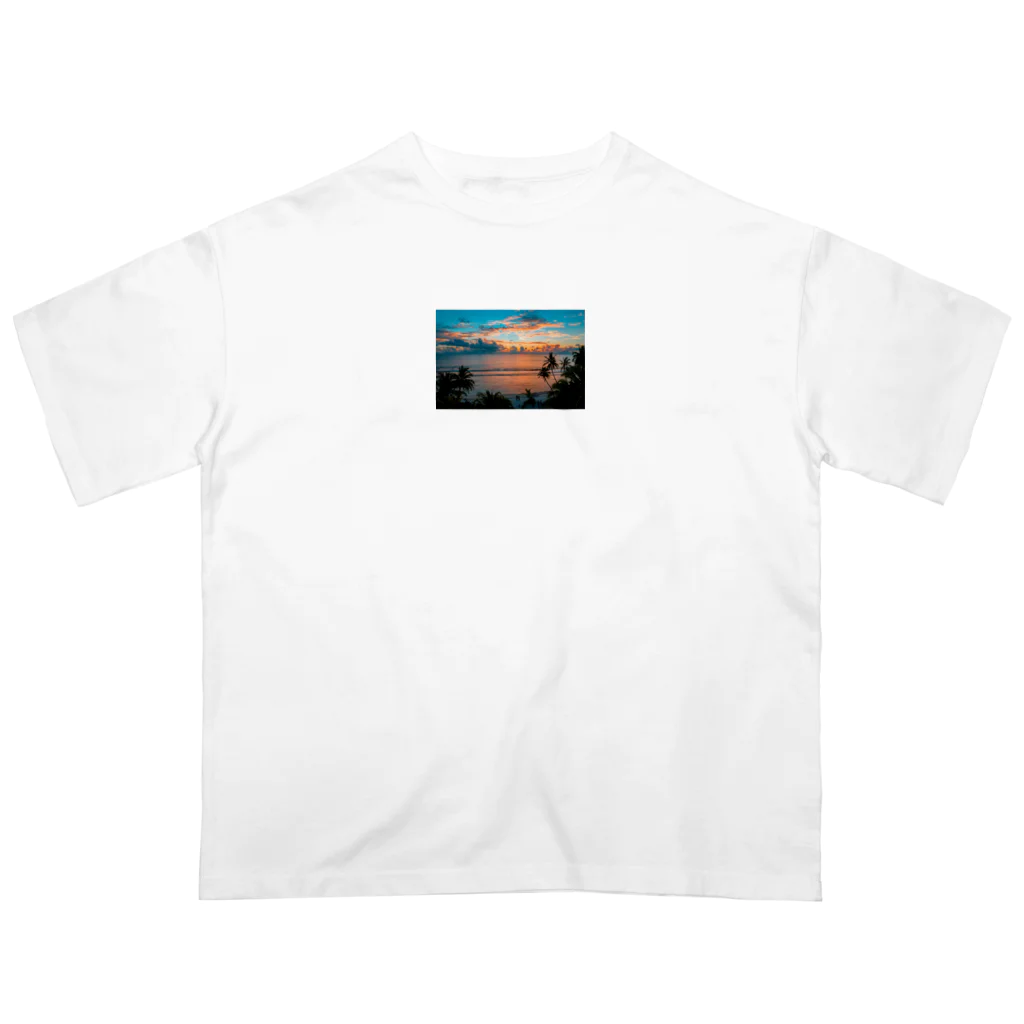 KSK SHOPの海と夕陽のコントラスト Oversized T-Shirt