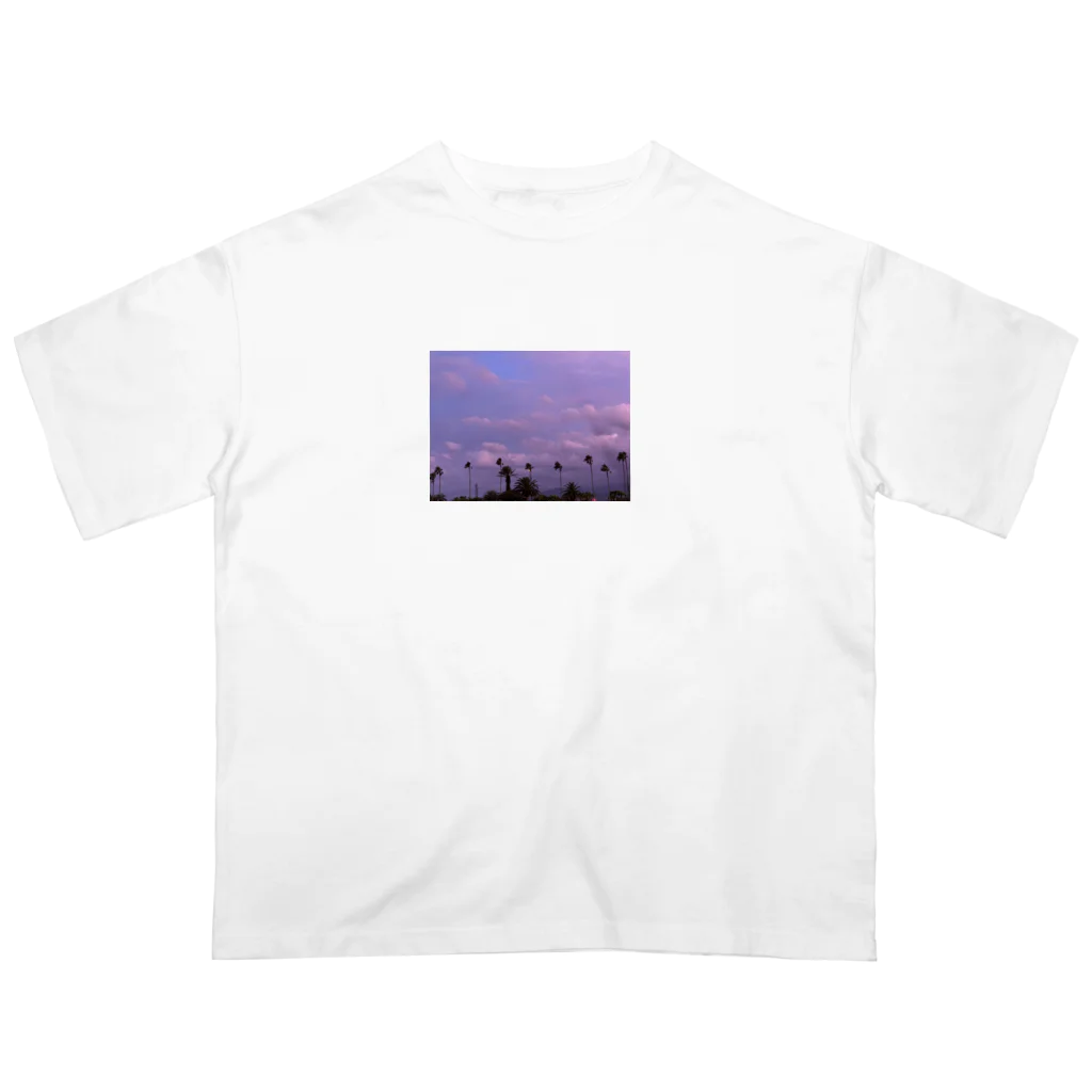 玉手箱の南国の冬空 Oversized T-Shirt