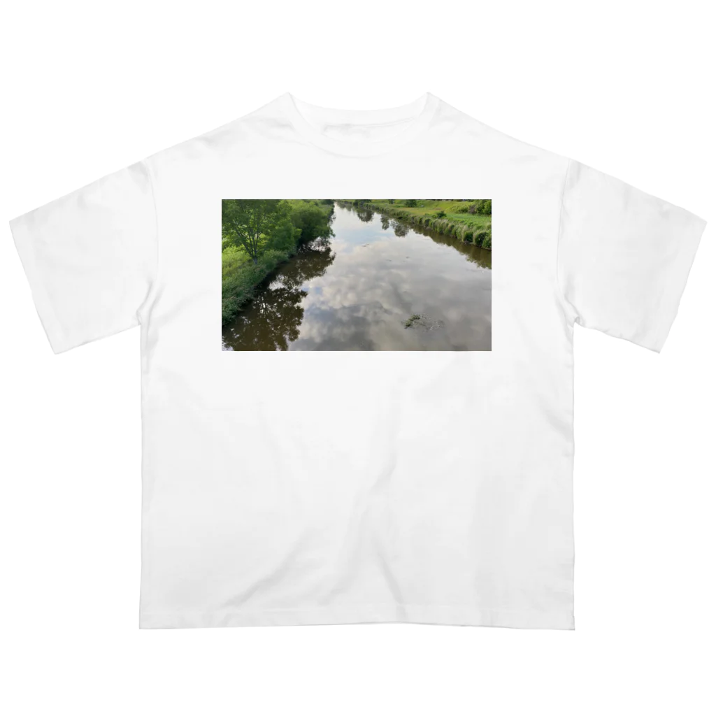 日常をのぞき見してみるの川面 夏の風景 Oversized T-Shirt