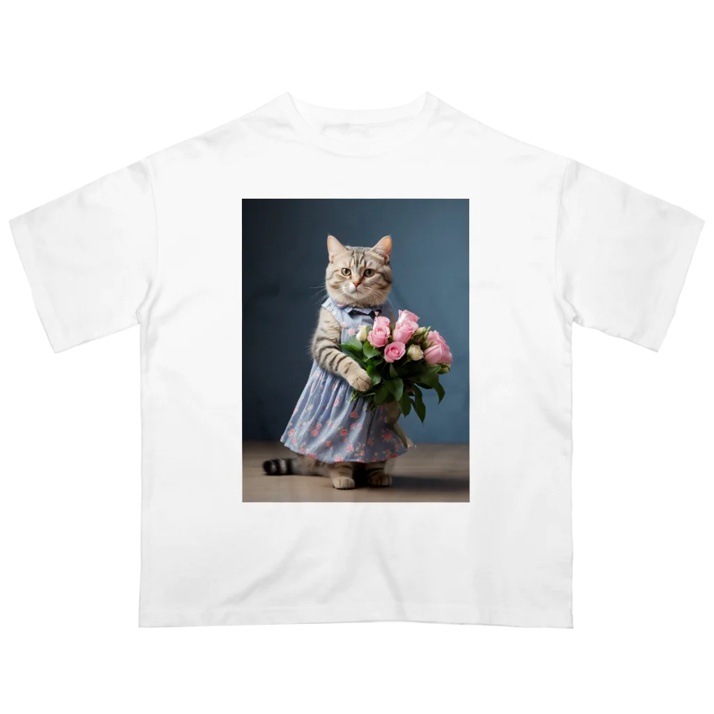 kuronyansuzuのお祝いの花束を持っているアメショーちゃん オーバーサイズTシャツ