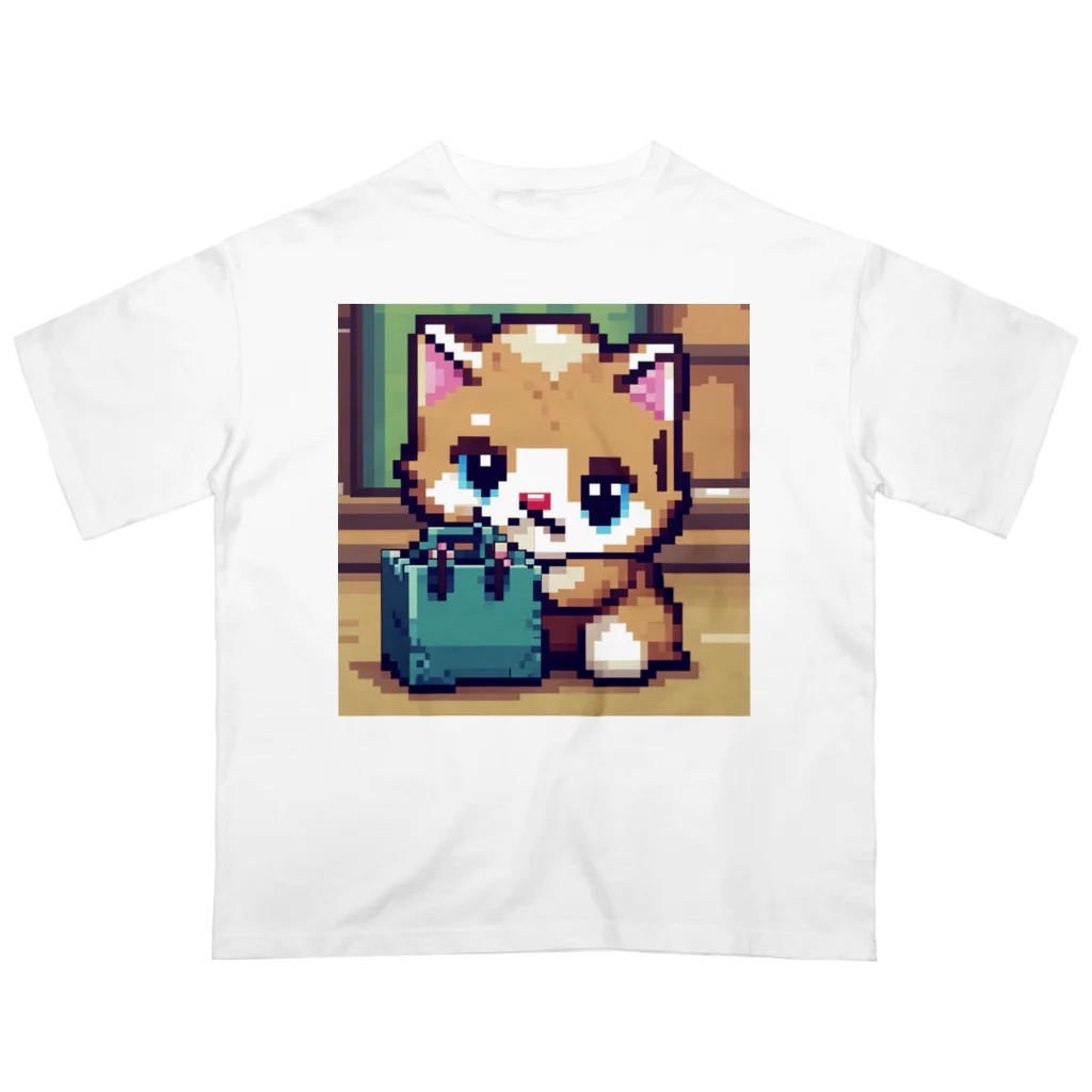 にゃんにゃんの箱の中身が気になる子猫 Oversized T-Shirt