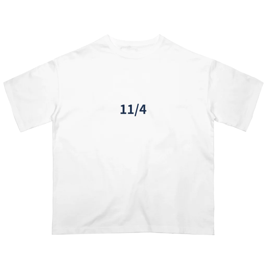 AY-28の日付グッズ　１１/4 バージョン オーバーサイズTシャツ