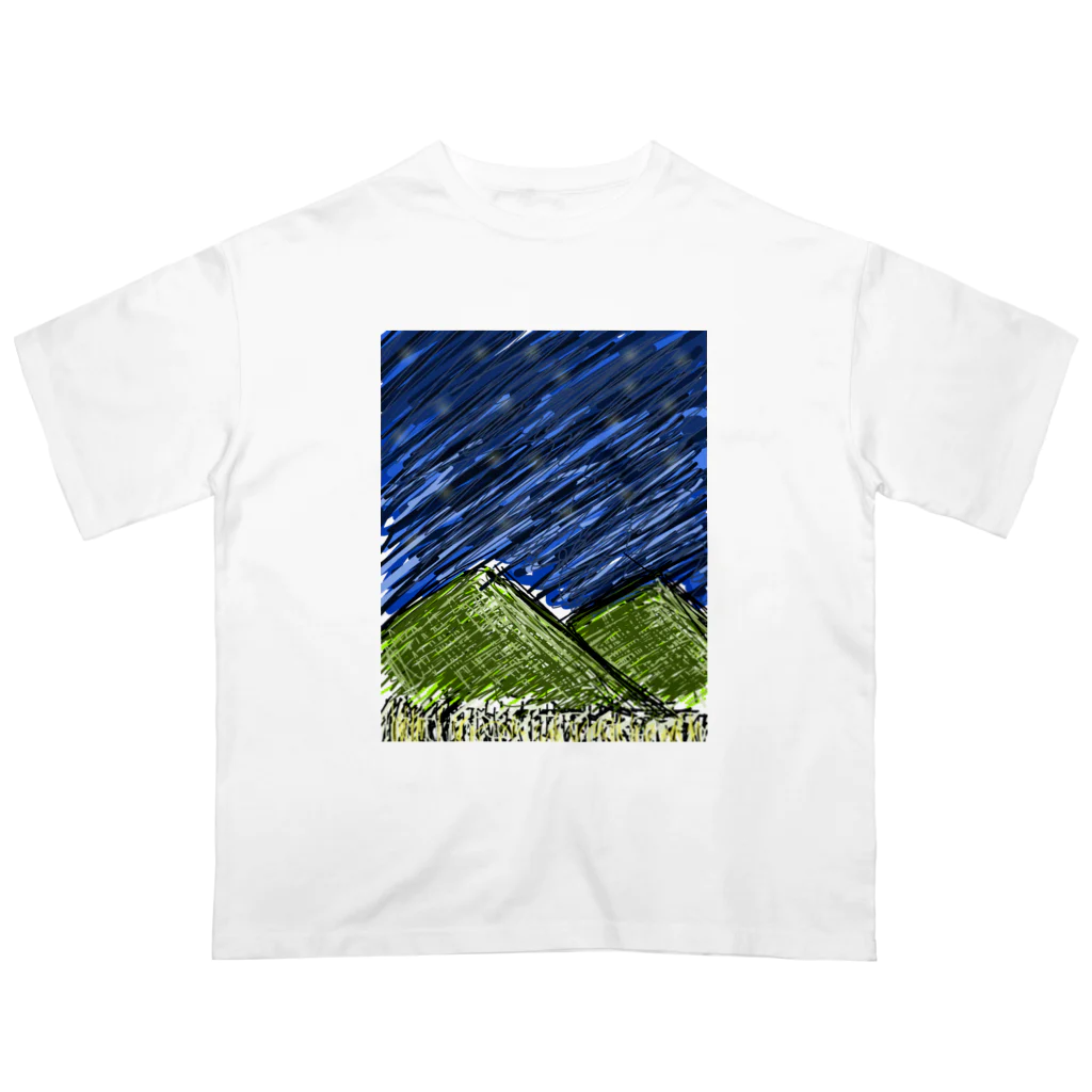 屋根裏部屋の山と夜空 オーバーサイズTシャツ