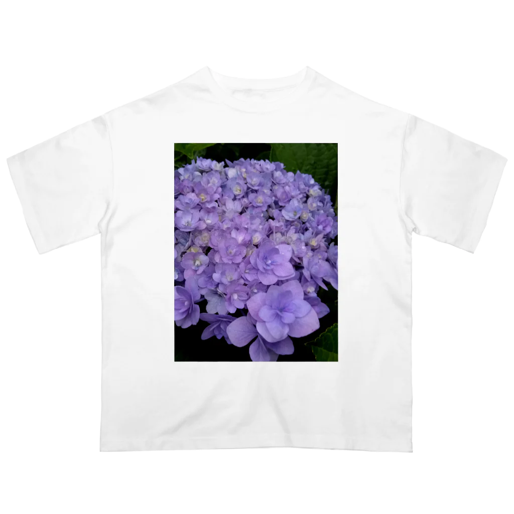yurisacinの紫陽花（紫） オーバーサイズTシャツ