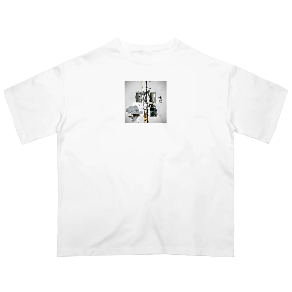 飯塚 iizukaの白壁 Oversized T-Shirt