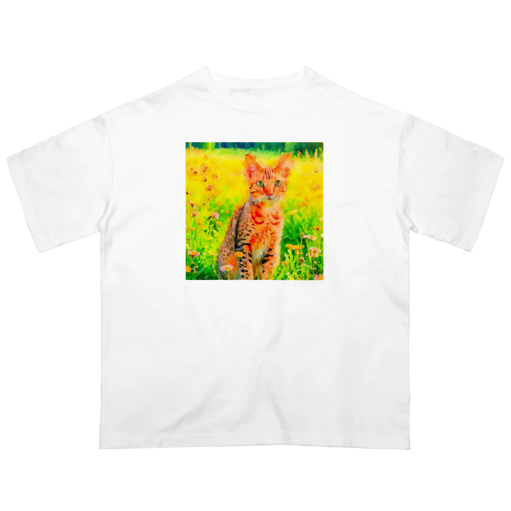 猫好きの谷の猫の水彩画/花畑のオシキャットねこのイラスト/キジトラネコ オーバーサイズTシャツ