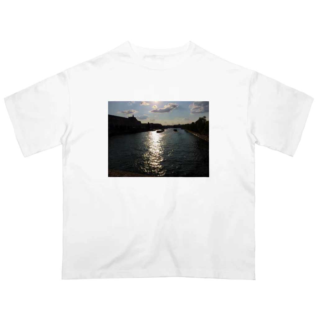 nightwalkerのパリのセーヌ川 Oversized T-Shirt