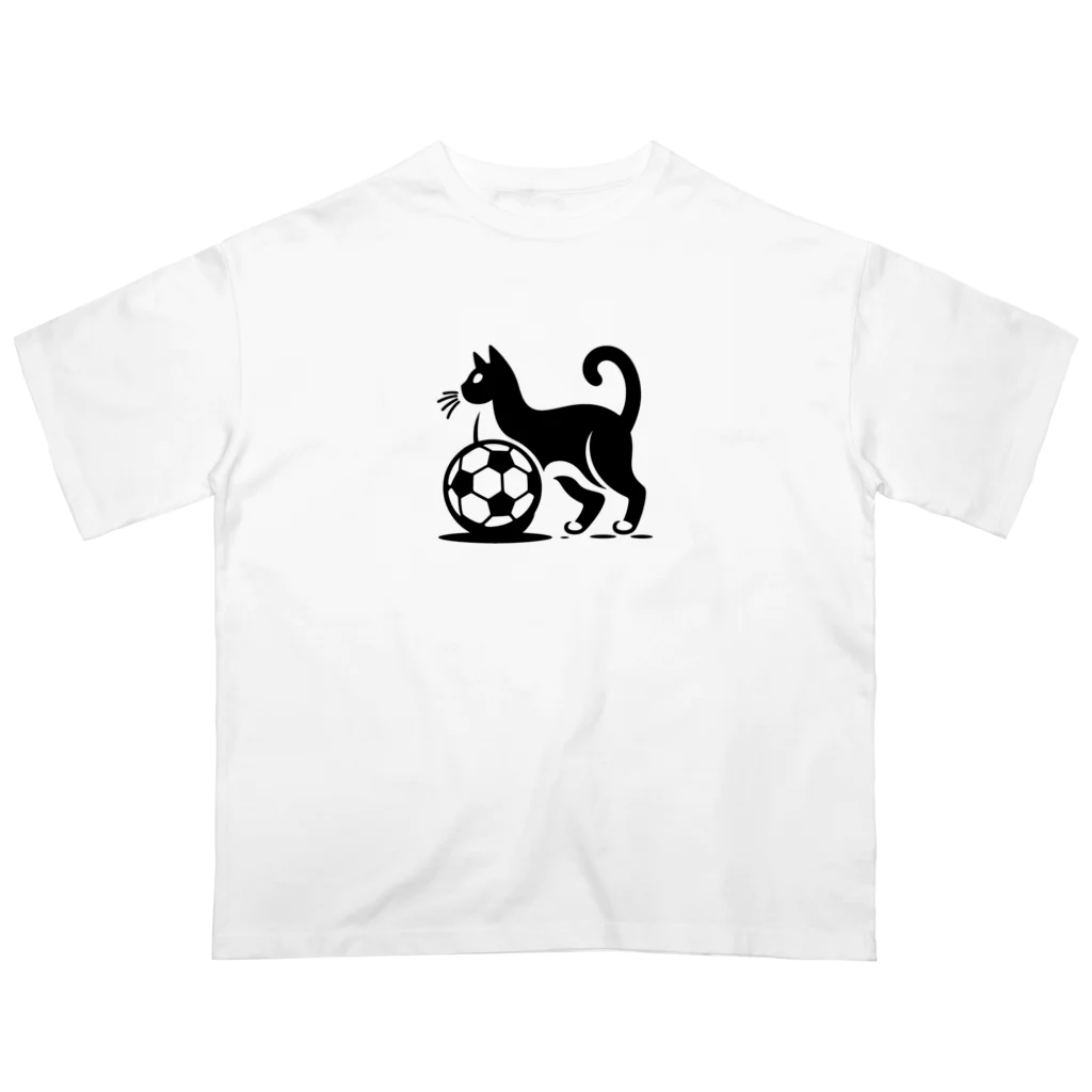 ボールボーイのシンプルな猫とサッカーボール オーバーサイズTシャツ