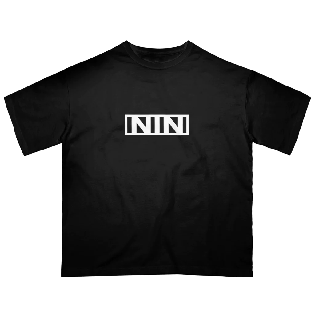 WILD CARDのNIN オーバーサイズTシャツ