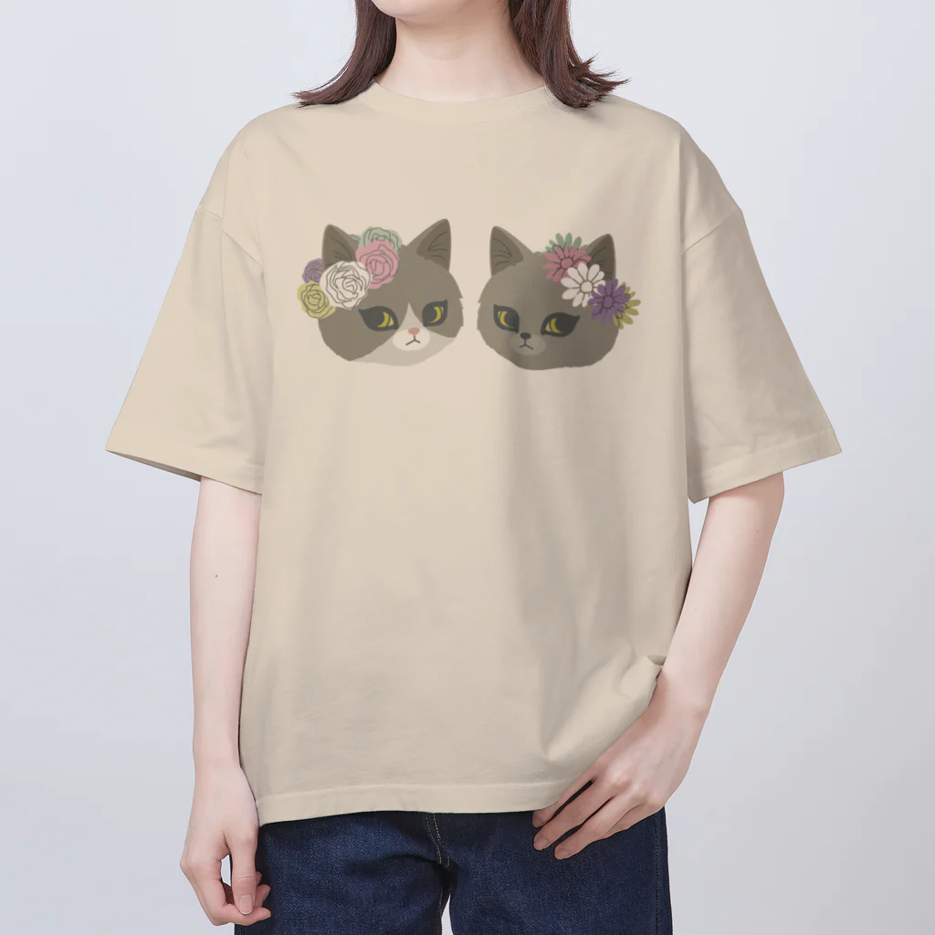 sachiko2004shopのFam& 花と猫 Two cats Oversized T-Shirt