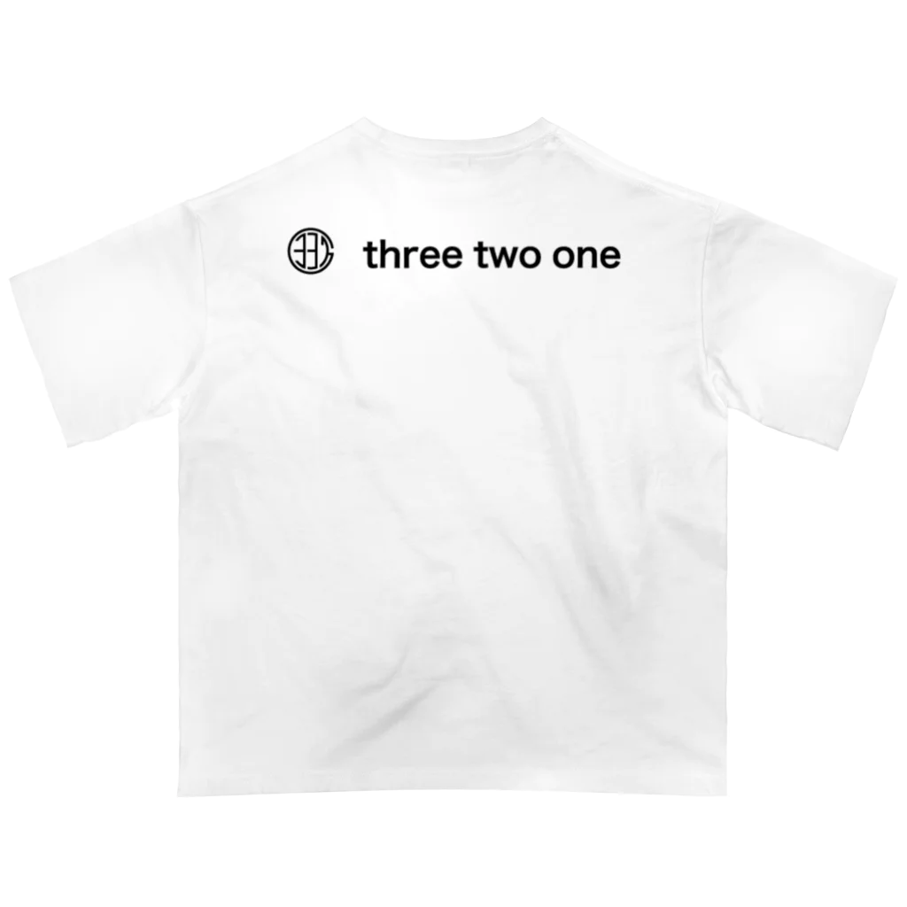 331 three two oneのSUNNYさん オーバーサイズTシャツ