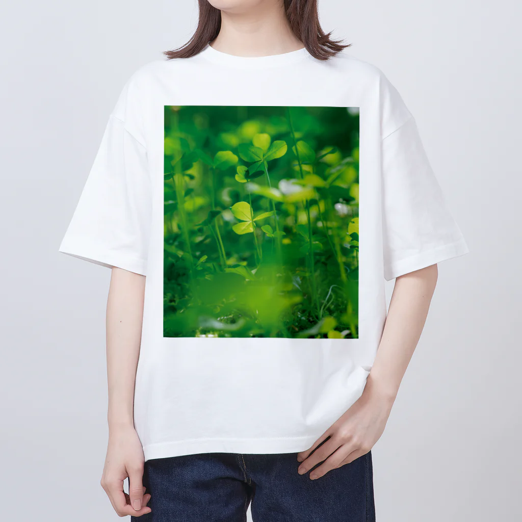 akane_art（茜音工房）の癒しの風景（クローバー） Oversized T-Shirt