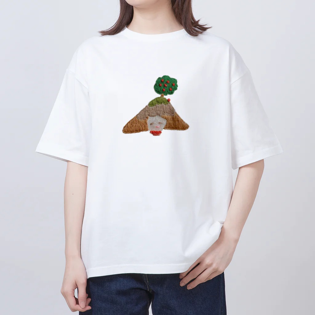 コロコニの山ガール オーバーサイズTシャツ