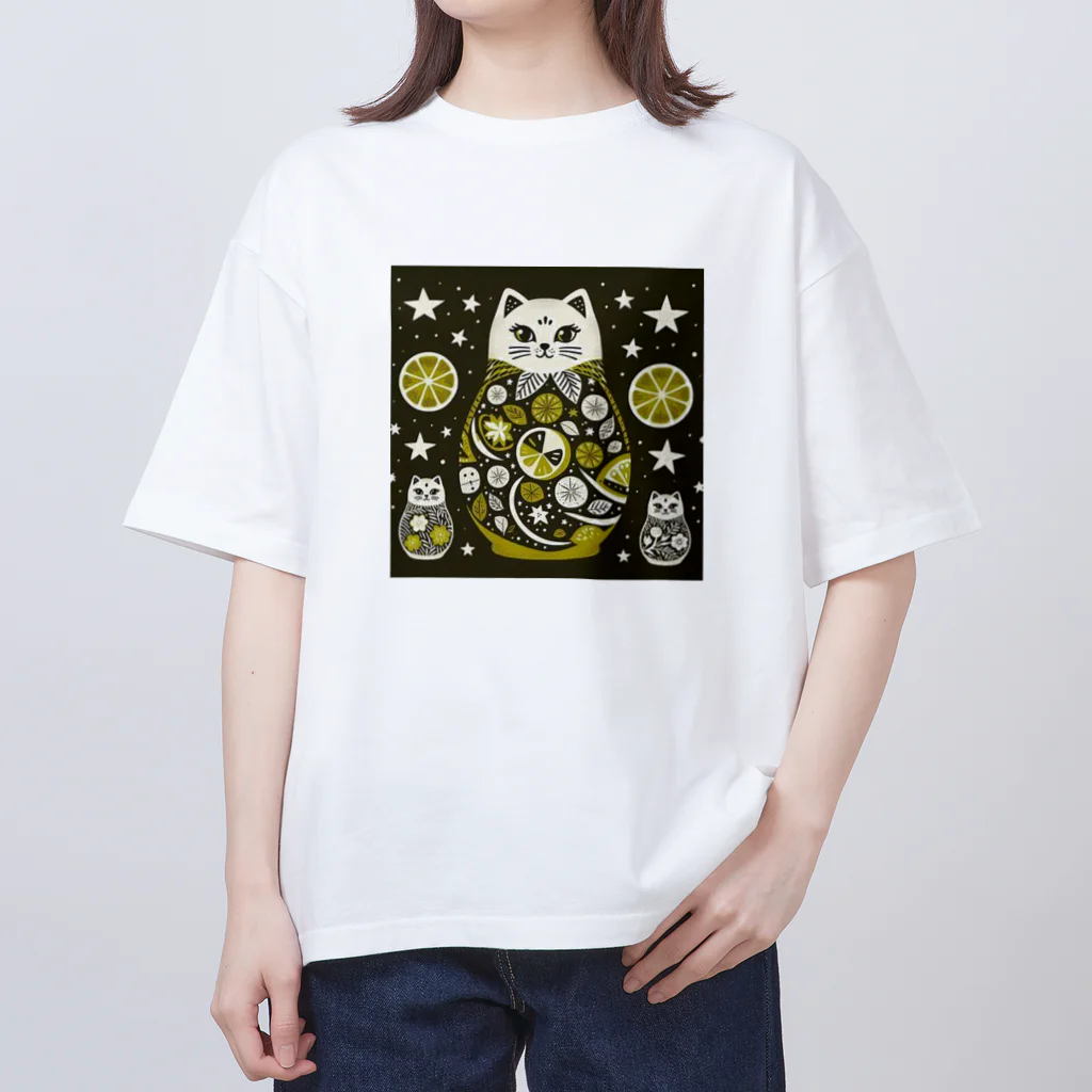 可愛い動物マトリョーシカの猫のマトリョーシカ（レモン） オーバーサイズTシャツ