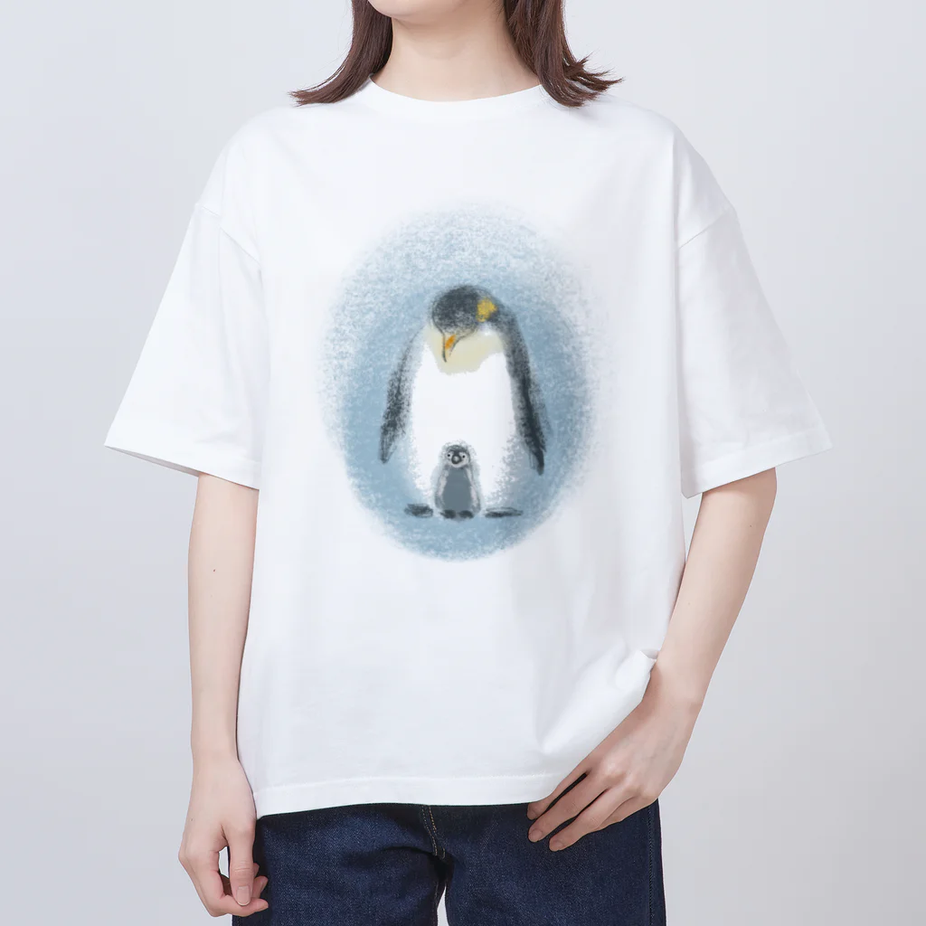 akane_art（茜音工房）のいきものイラスト（皇帝ペンギンの親子） Oversized T-Shirt