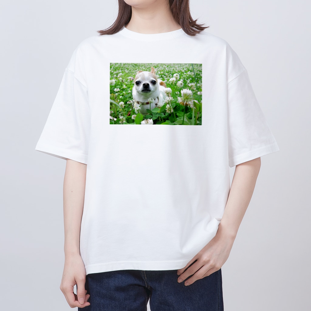 akane_art（茜音工房）のカラフルチワワ（クローバー） Oversized T-Shirt