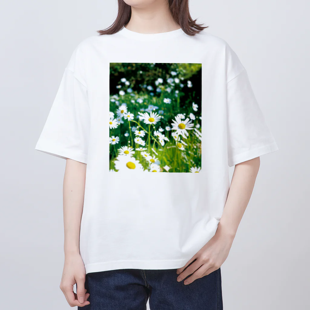 akane_art（茜音工房）の癒しの風景（シャスタデイジー） Oversized T-Shirt