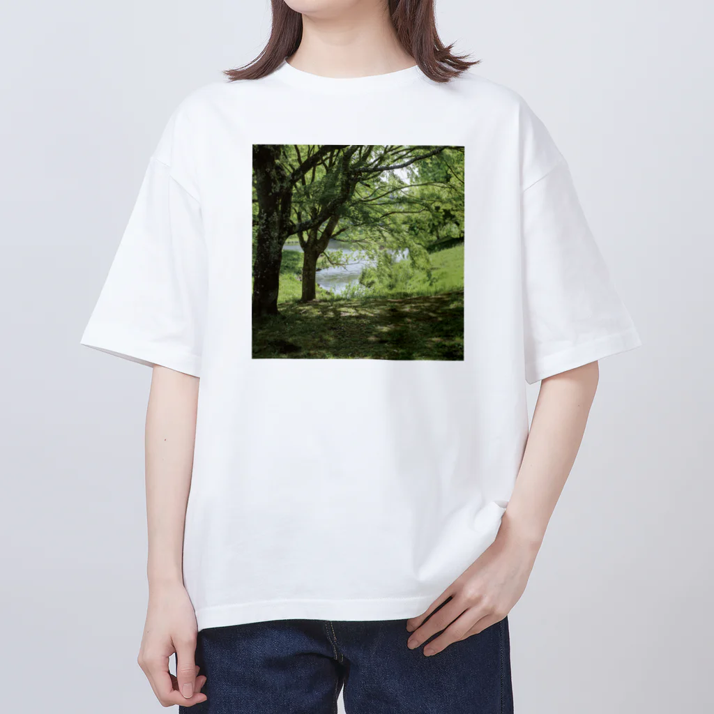 akane_art（茜音工房）の癒しの風景（樹木） オーバーサイズTシャツ