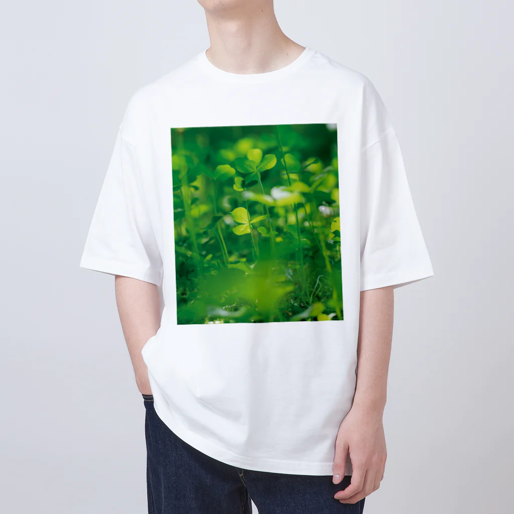 akane_art（茜音工房）の癒しの風景（クローバー） Oversized T-Shirt