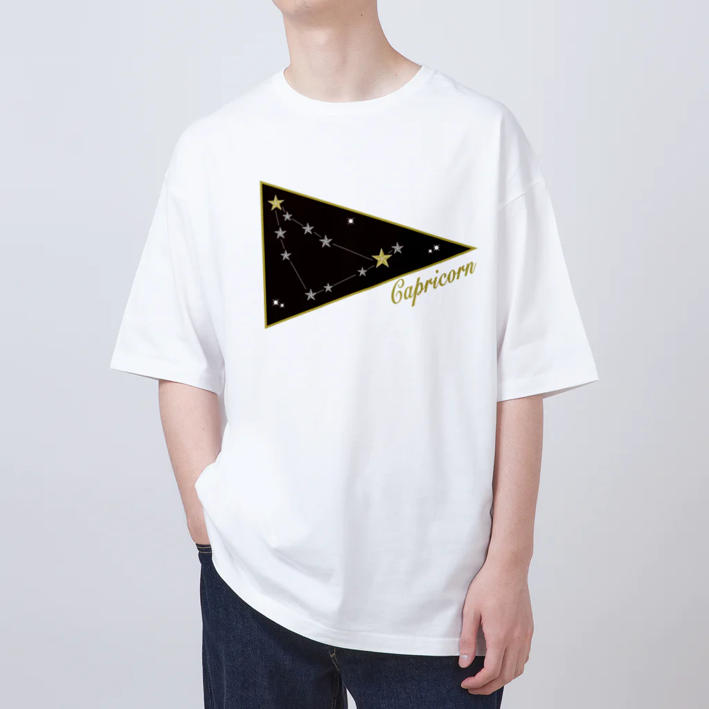 tomokomiyagamiのスタースタッズ星座　山羊座 Oversized T-Shirt