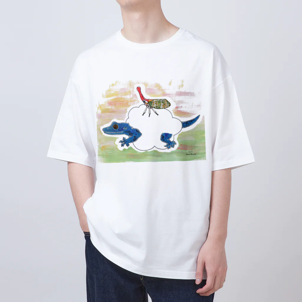 okumushiのテングビワハゴロモ様とヤモリB Oversized T-Shirt