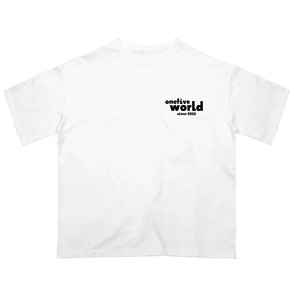 ONE FIVE WORLDの“ONE FIVE WORLD 02” ロゴ小 オーバーサイズTシャツ