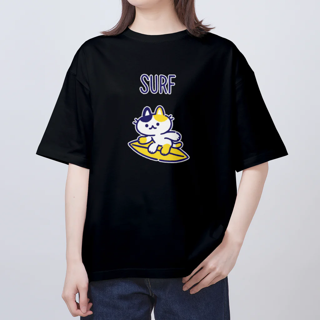 995(ｷｭｳｷｭｳｺﾞ)のSURFねこ(白フチ有) オーバーサイズTシャツ