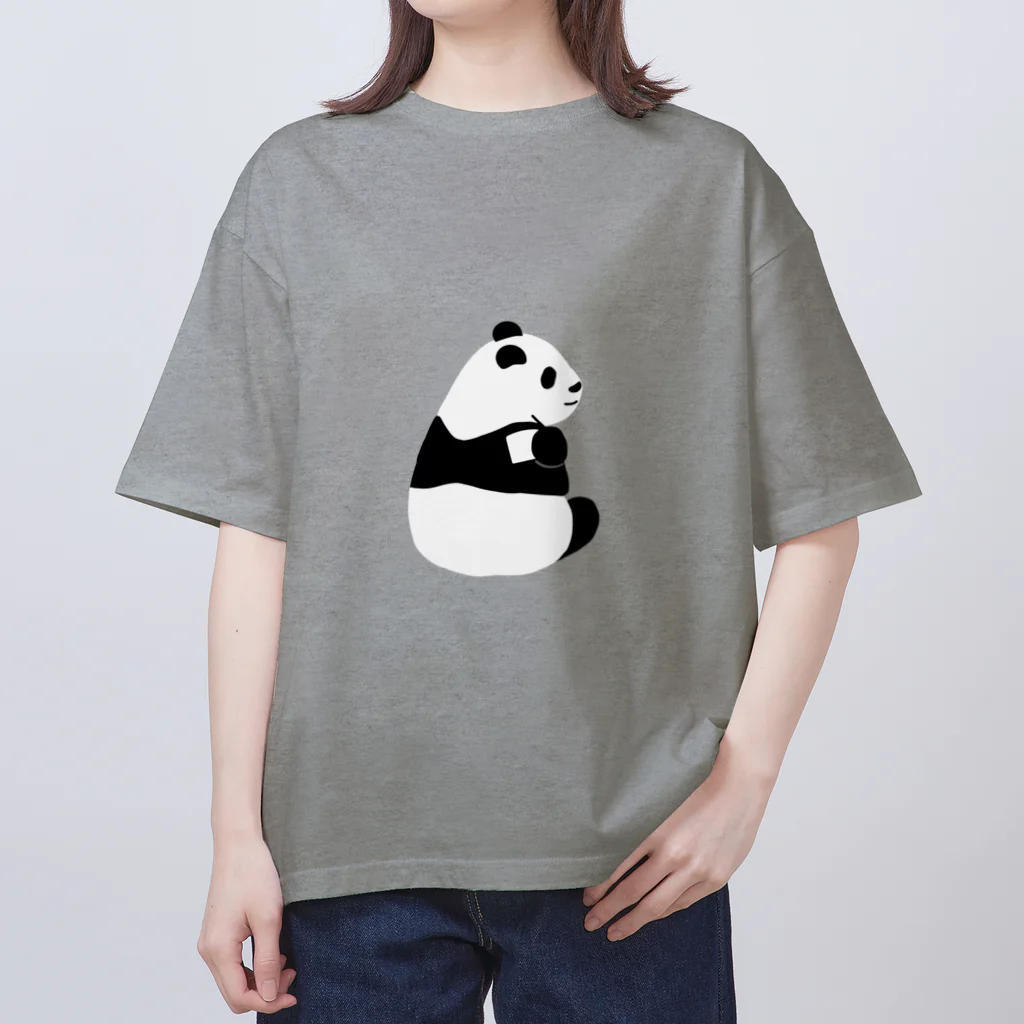 パンダむんの湿布貼る Oversized T-Shirt