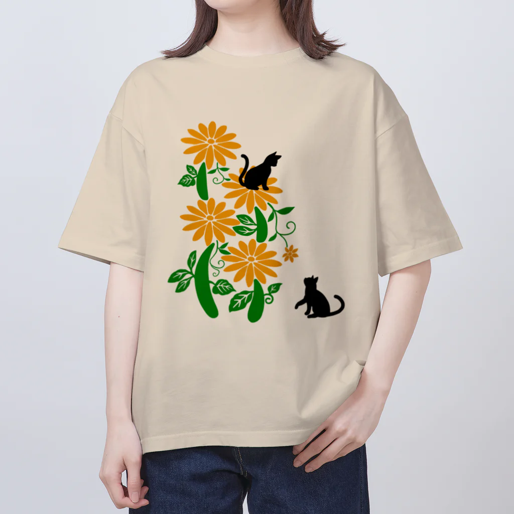 MegSan's free design🌷のフラワーキャットタワー(黒猫) オーバーサイズTシャツ