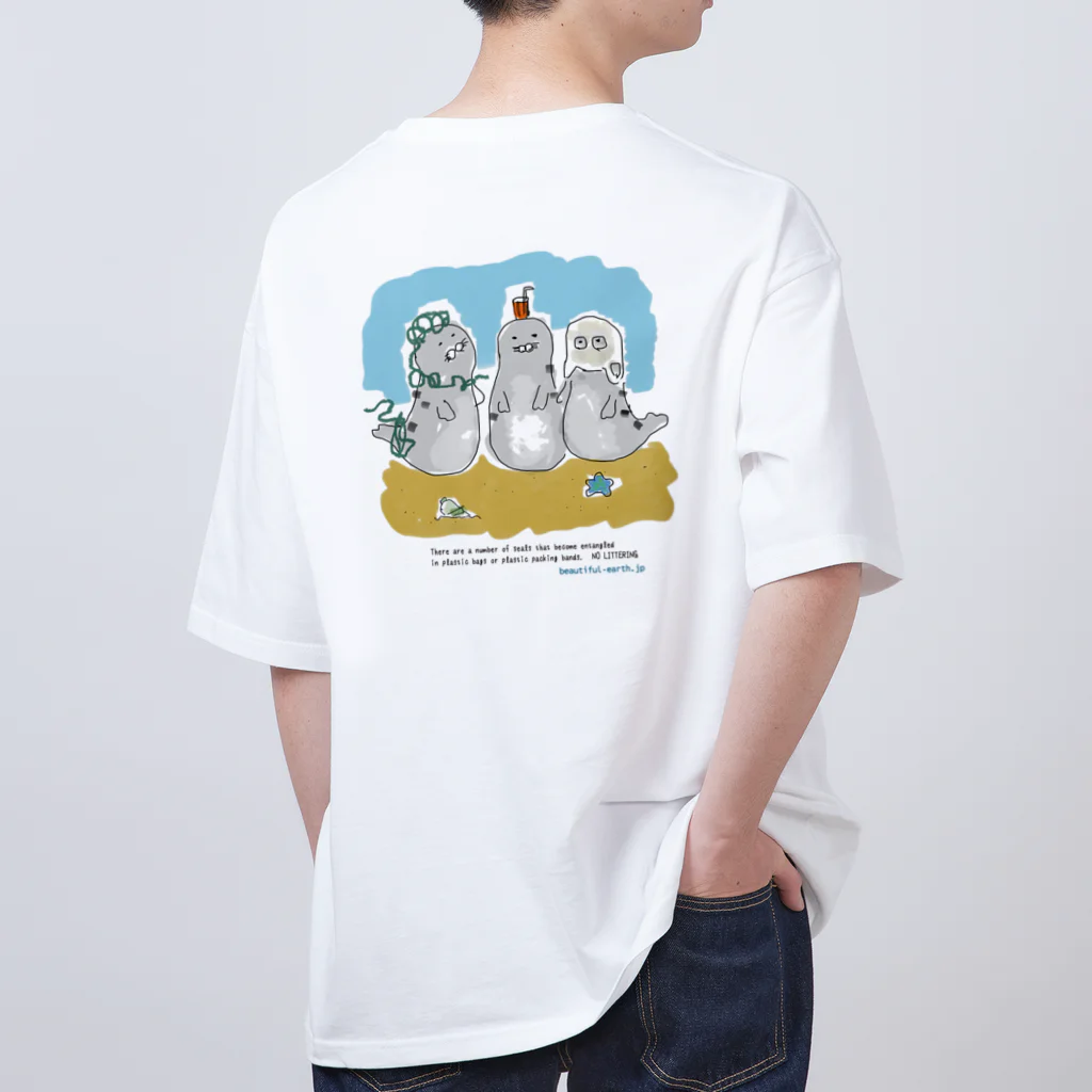 Beautiful Earthの海ゴミに悩むアザラシ3兄弟 オーバーサイズTシャツ