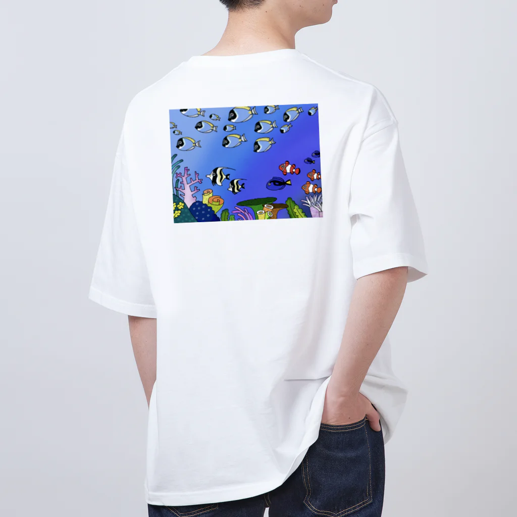 栗坊屋のパウダーブルーが泳ぐ海 Oversized T-Shirt