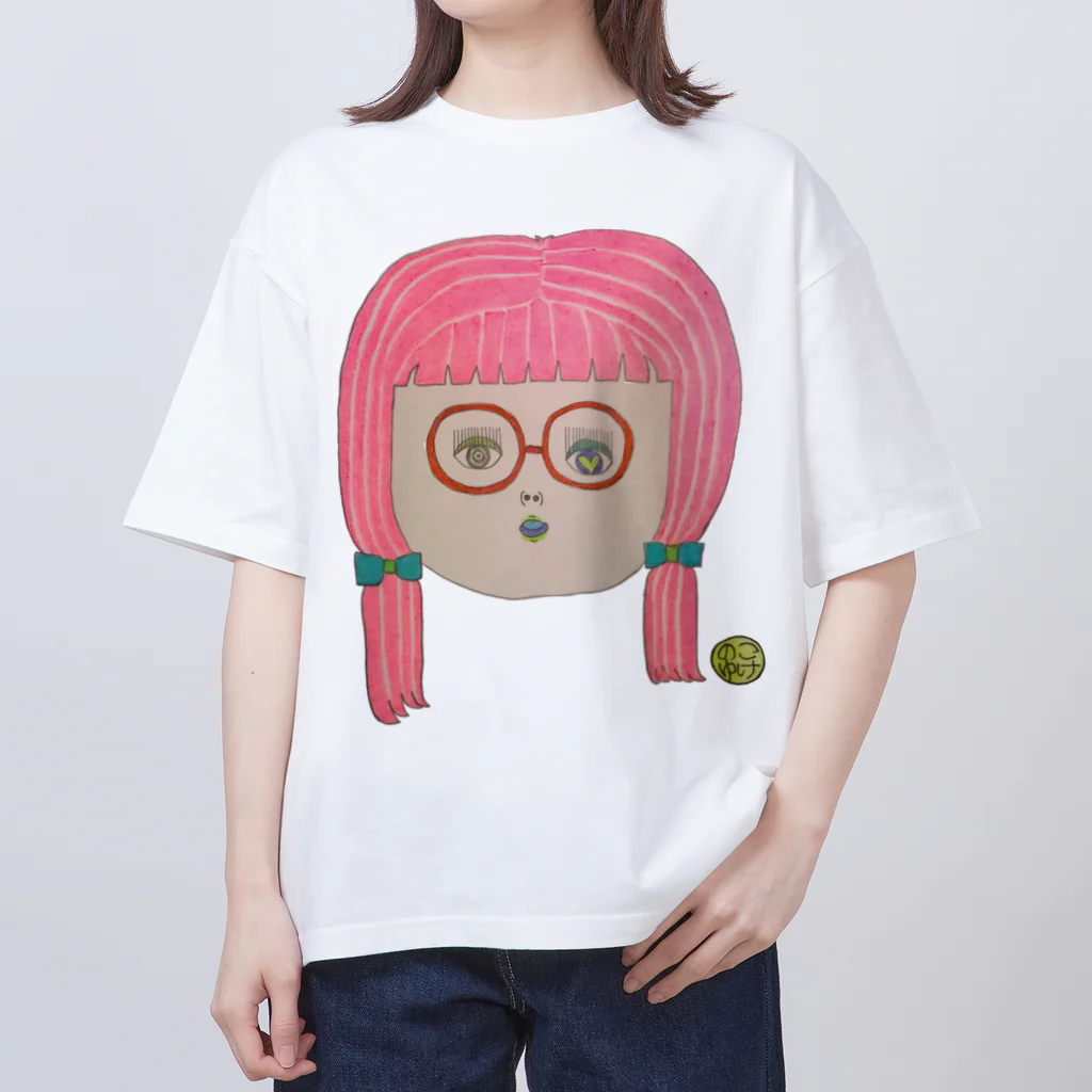 こけのゆの赤まるめがねガール～ピンクヘア オーバーサイズTシャツ