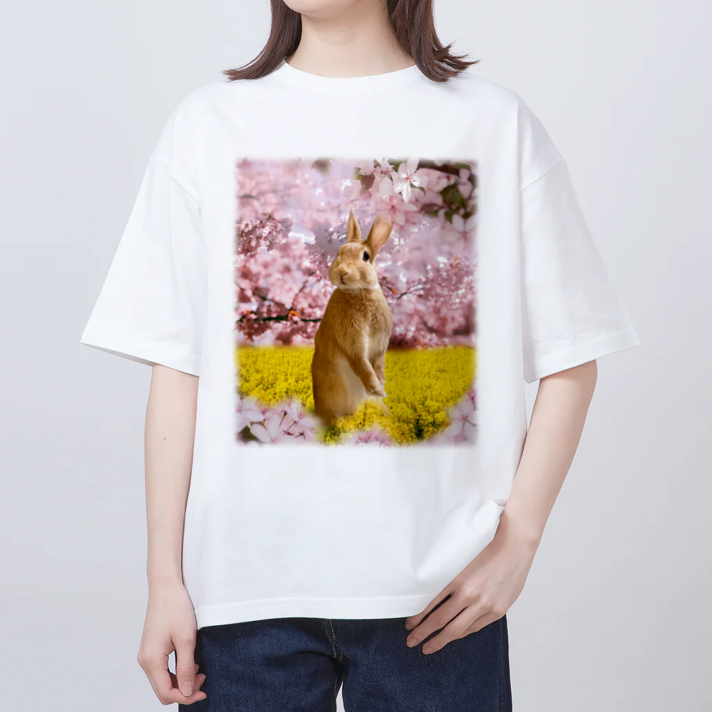 うさぎのうみちゃんねるショップのお花見うさぎ-うさぎのうみ Oversized T-Shirt