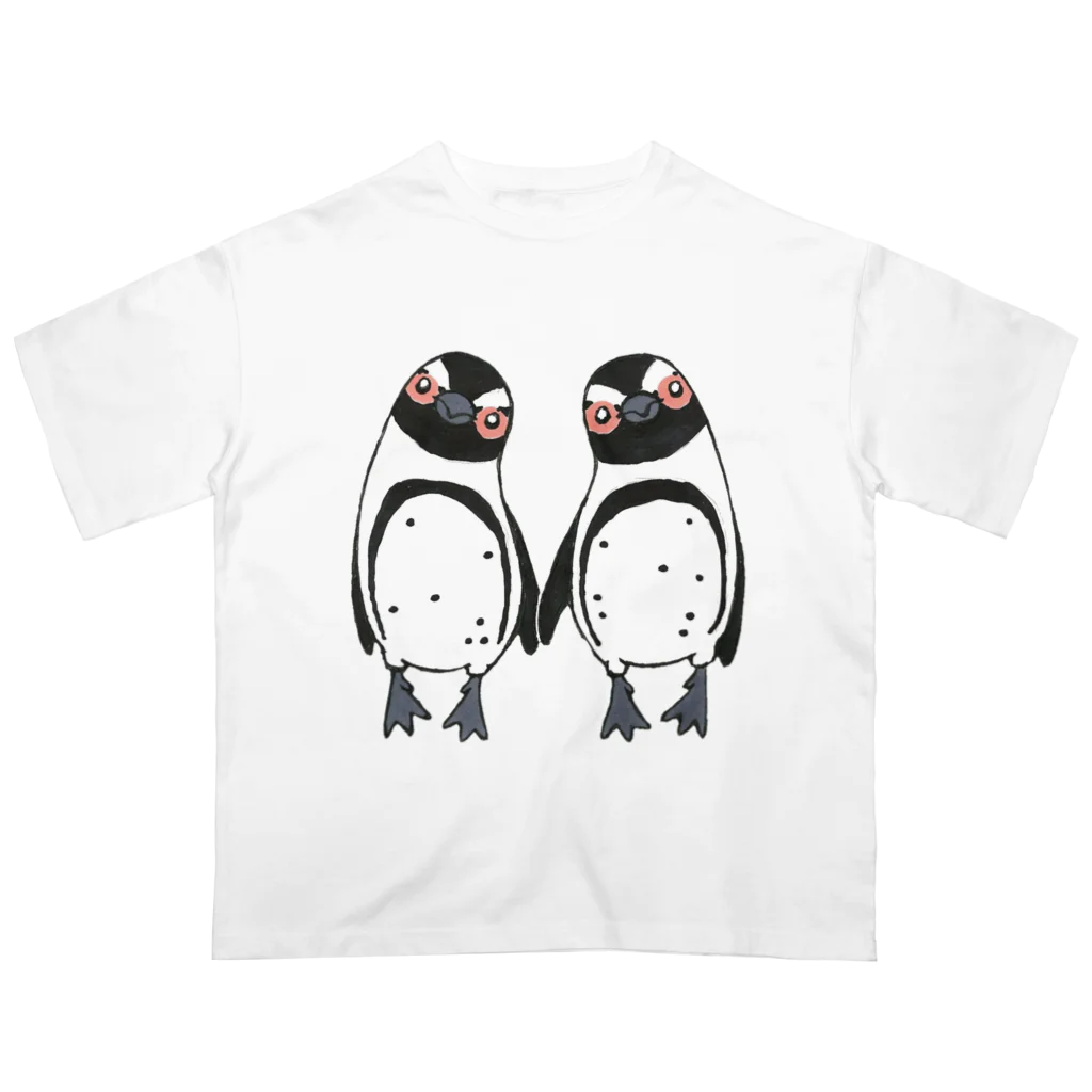penguininkoの手繋ぎケープペンギンのカップル🐧❤️🐧 オーバーサイズTシャツ