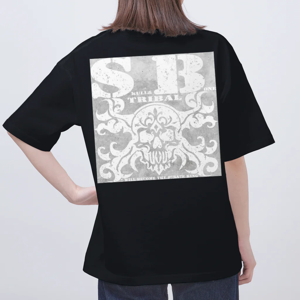 Ａ’ｚｗｏｒｋＳのSKULL&BONE TRIBAL GRUNGE WHT ON CONCRETE Oversized T-Shirt
