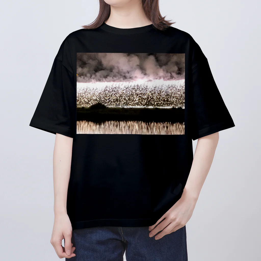 空屋　sorayakusakaの201908171901001　新釧路川仕掛け花火 オーバーサイズTシャツ