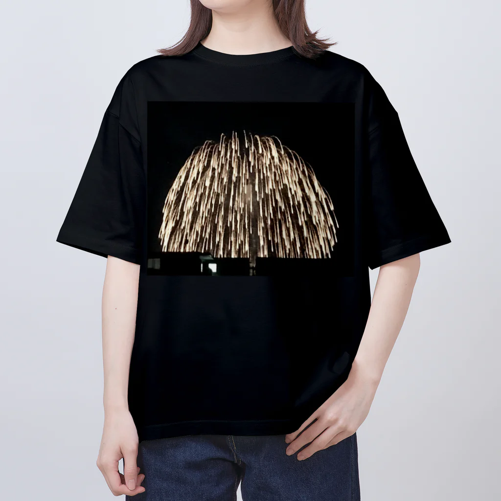 空屋　sorayakusakaの202209101940000　遠くの三尺玉 Oversized T-Shirt