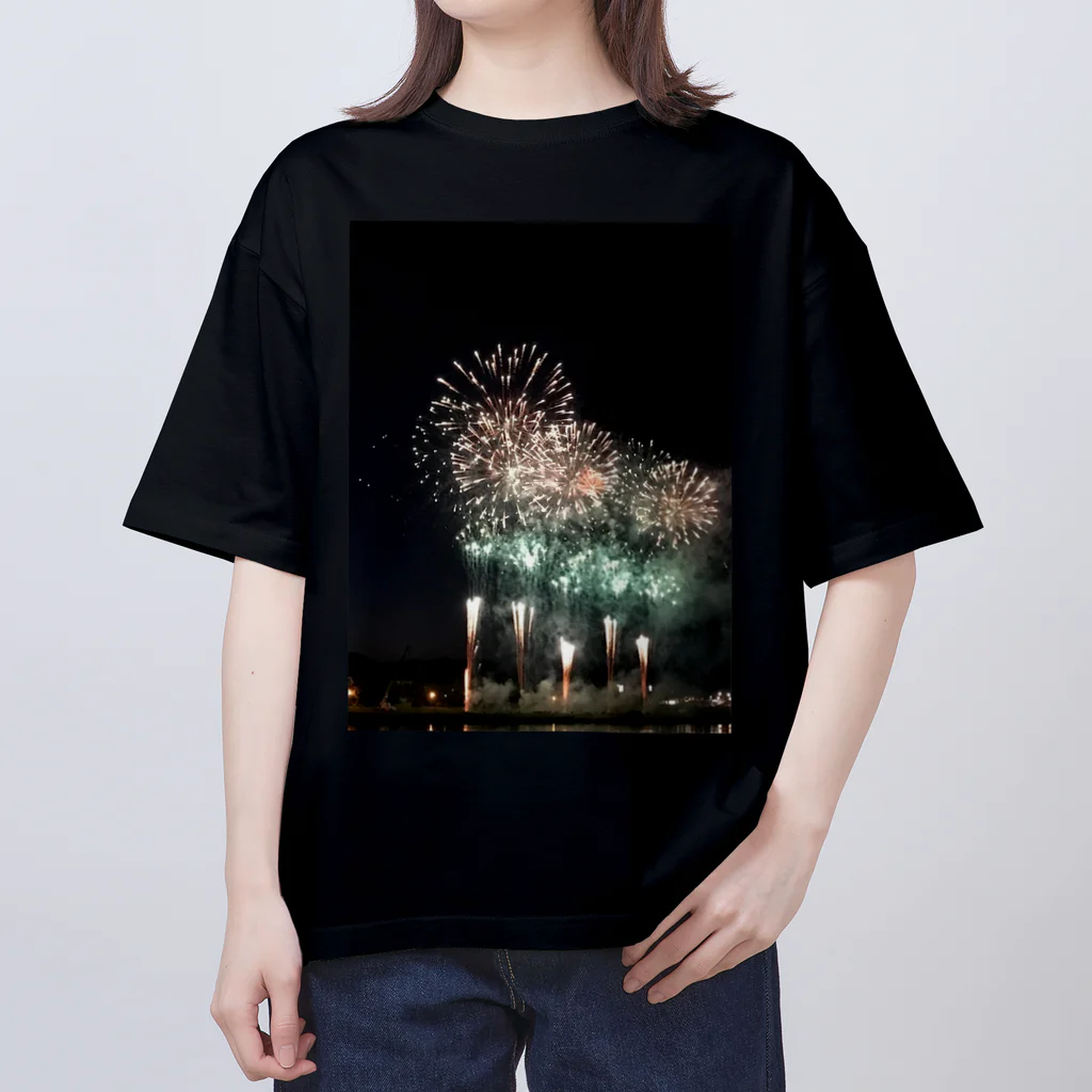 空屋　sorayakusakaの202208171919006　川縁の大宴会 オーバーサイズTシャツ