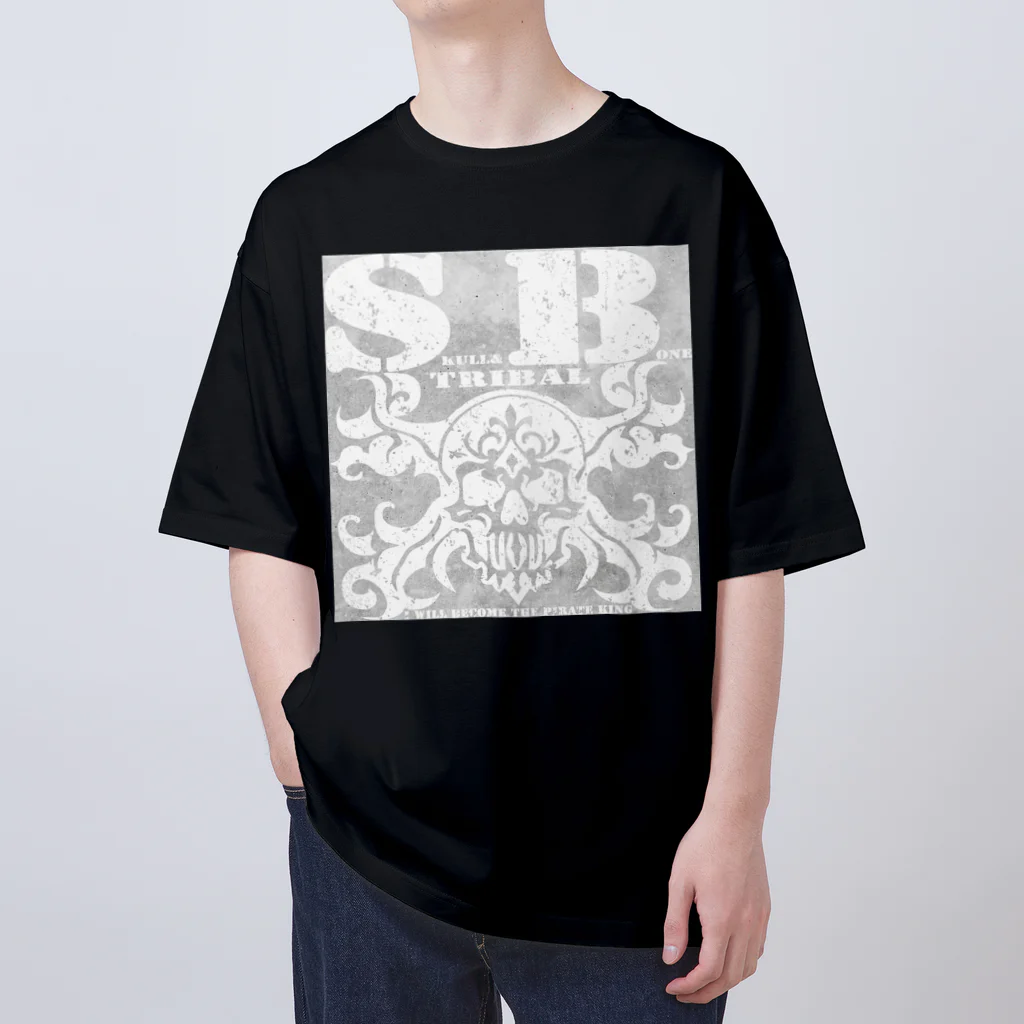 Ａ’ｚｗｏｒｋＳのSKULL&BONE TRIBAL GRUNGE WHT ON CONCRETE Oversized T-Shirt