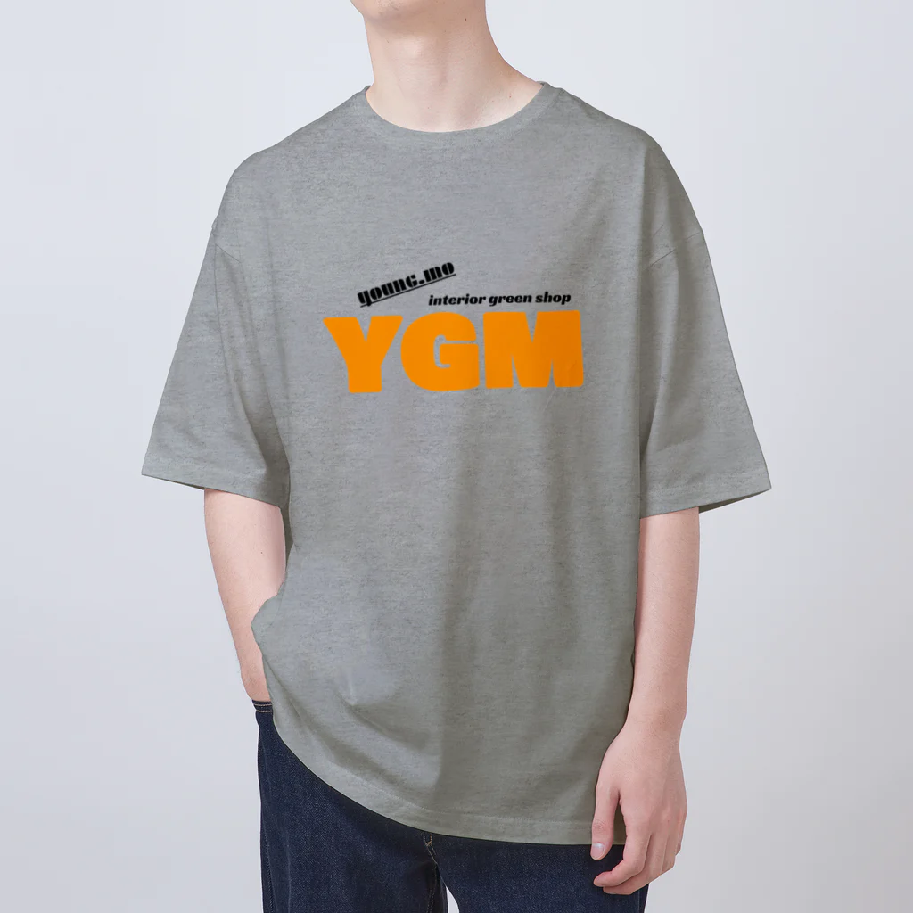 young.moのYMG WHITE オーバーサイズTシャツ