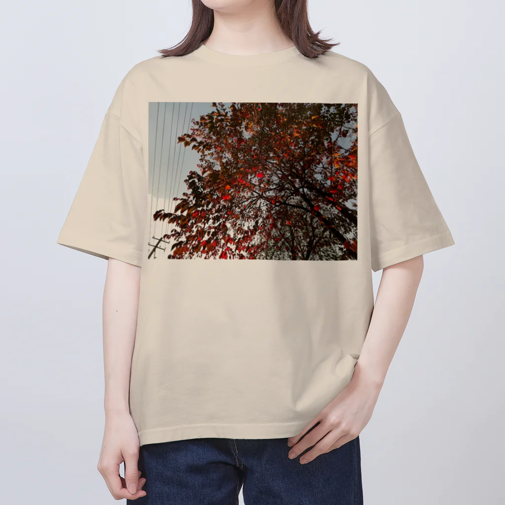 空屋　sorayakusakaの201910181619002　桜の紅葉 Oversized T-Shirt