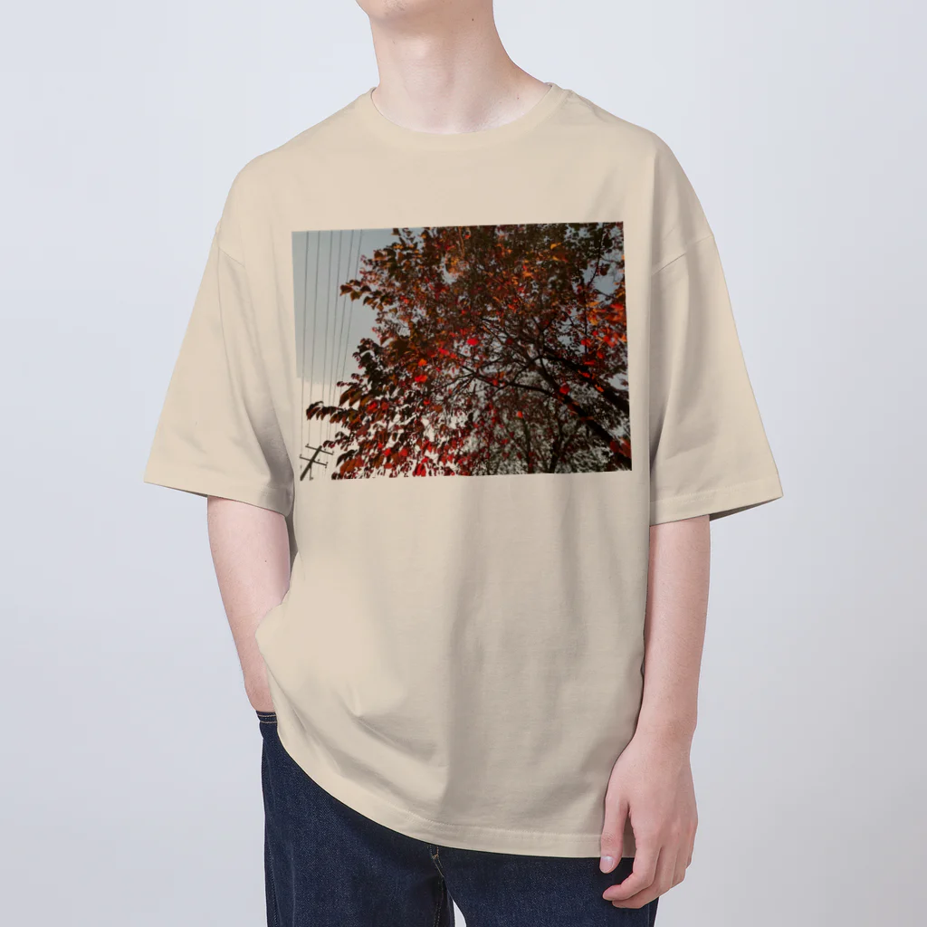 空屋　sorayakusakaの201910181619002　桜の紅葉 Oversized T-Shirt