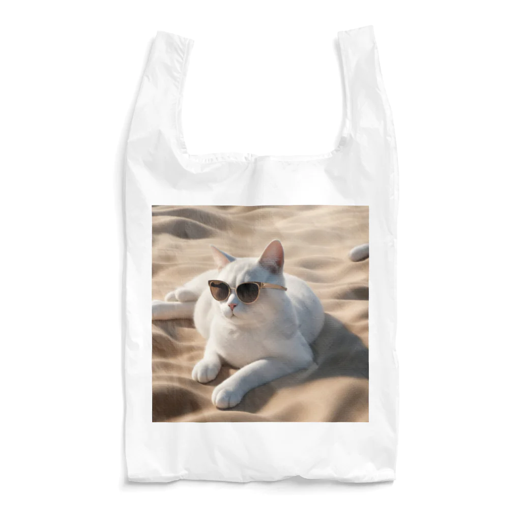 ryusky_333のビーチで波の音を聴きながらサングラスをかけた猫 Reusable Bag