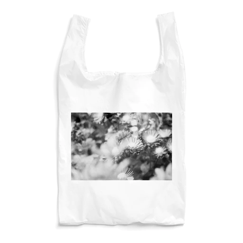 akane_art（茜音工房）のモノクロフラワー（キク） Reusable Bag