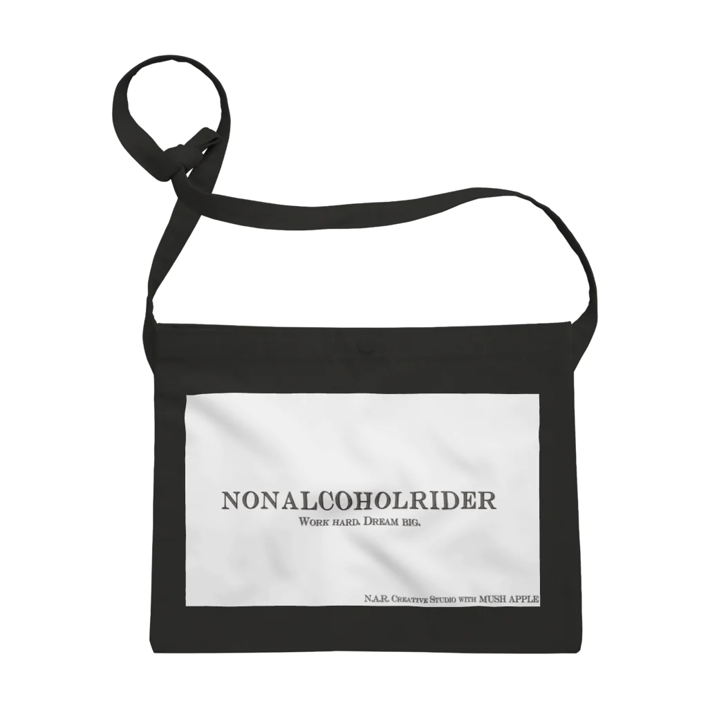 N.A.R. × MUSHAPPLE のNONALCOHOLRIDER simple サコッシュ